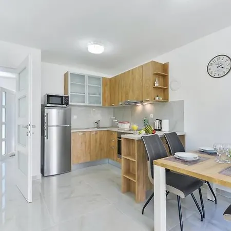 Villa Two Bedroom Beachfront With Jacuzzy - Sga3 *