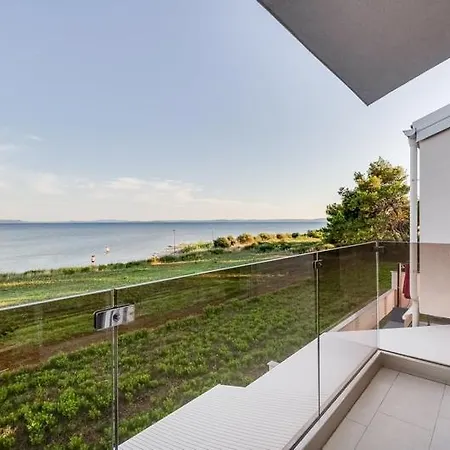 Villa Two Bedroom Beachfront With Jacuzzy - Sga3 Privlaka (Zadar)